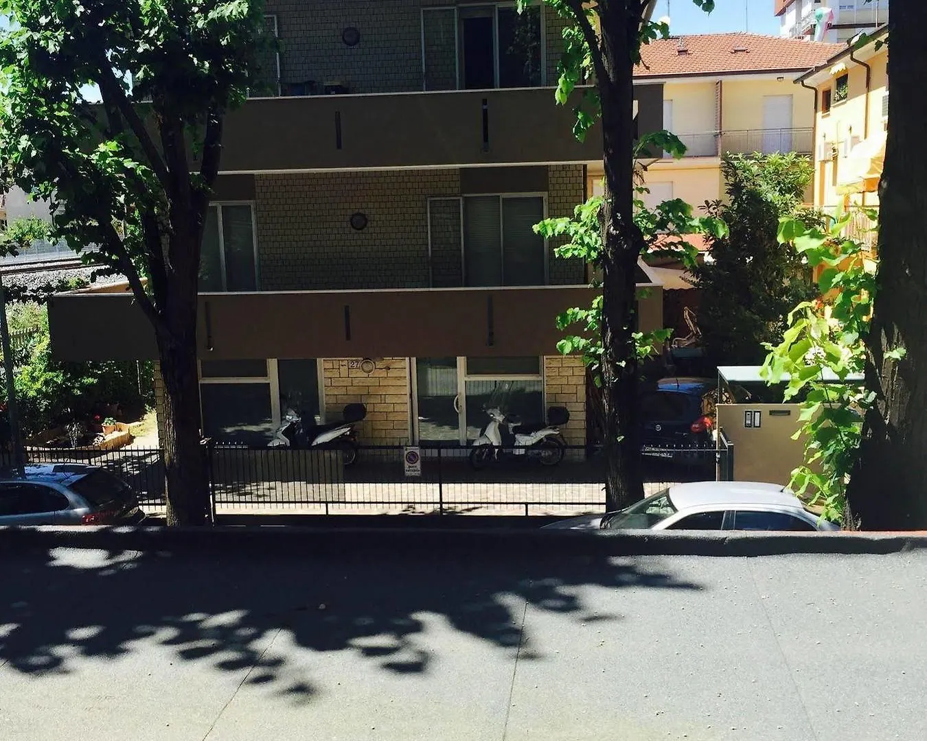 Albergo Leonarda Rimini 2*,