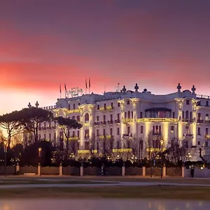 Hotel Grand