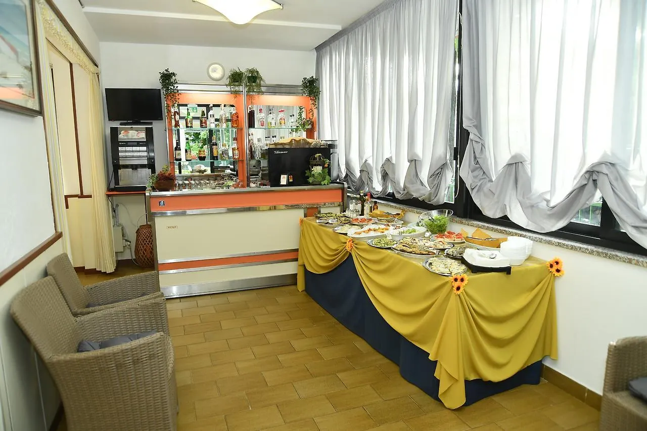 Albergo Leonarda Rimini 2*,